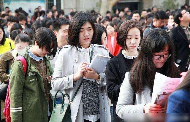 |大学应届生身份有什么好处？这几点你得明白，对你“有利无弊”