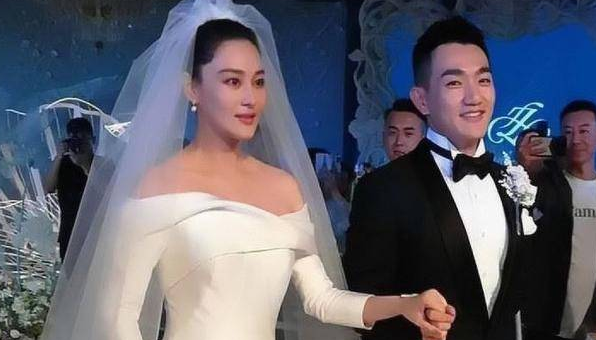 和李晨分手五年后嫁给普通人，整个人都变样了，结婚以后还翻红了