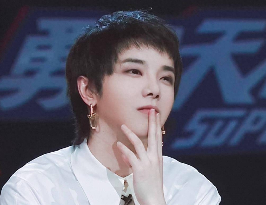 张碧晨暴露真面目，难怪偷偷生下华晨宇的孩子，竟是想母凭子贵？