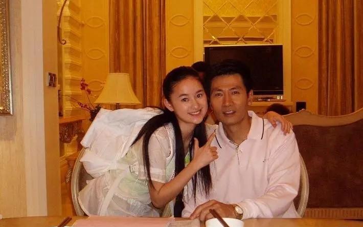 陆剑民|出道31年不温不火，老婆却靠一首歌吃了30年，如今成春晚常客