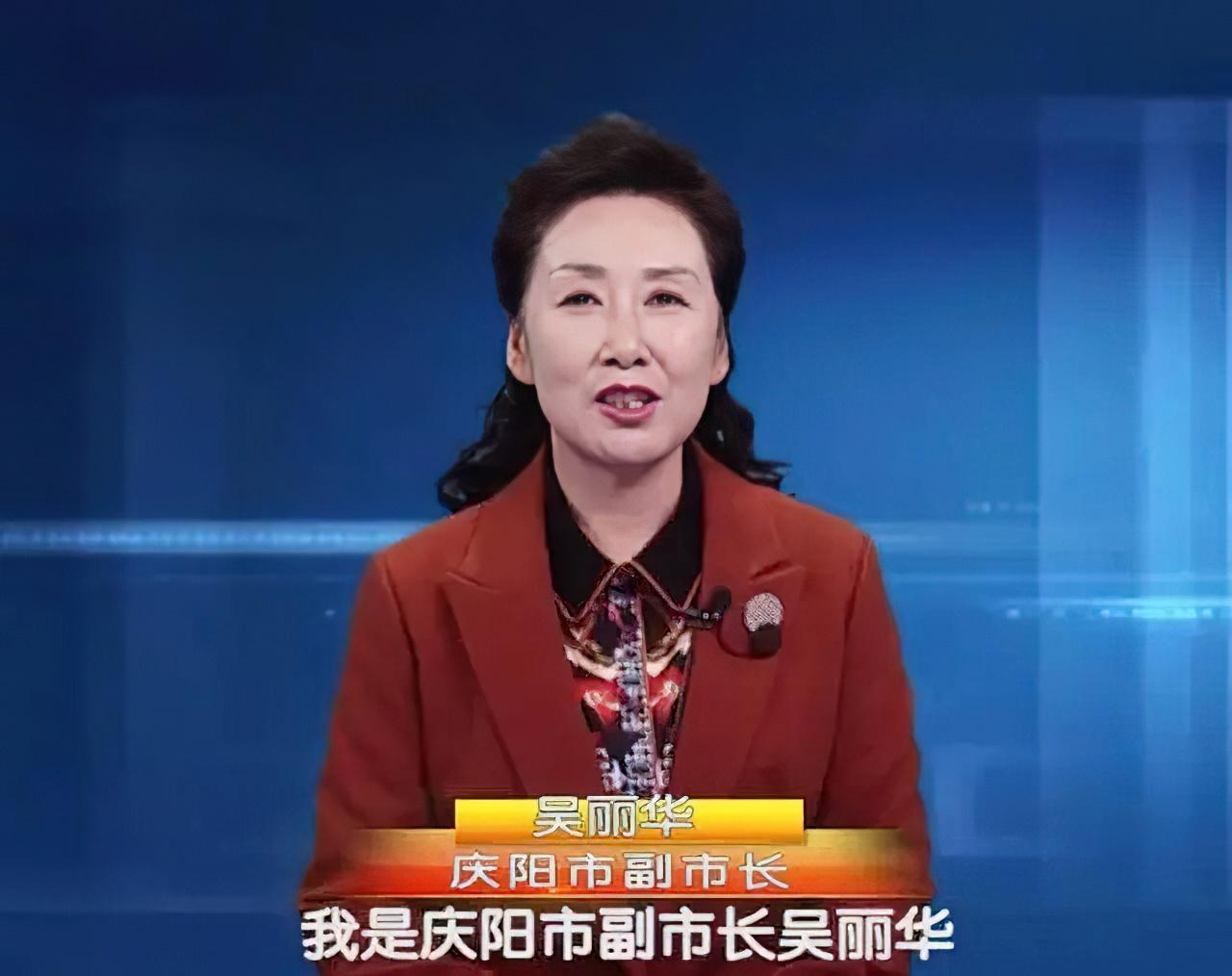 周冬雨|?又一“母老虎”落马!想办事先送小鲜肉来,伺候好了才能签字!