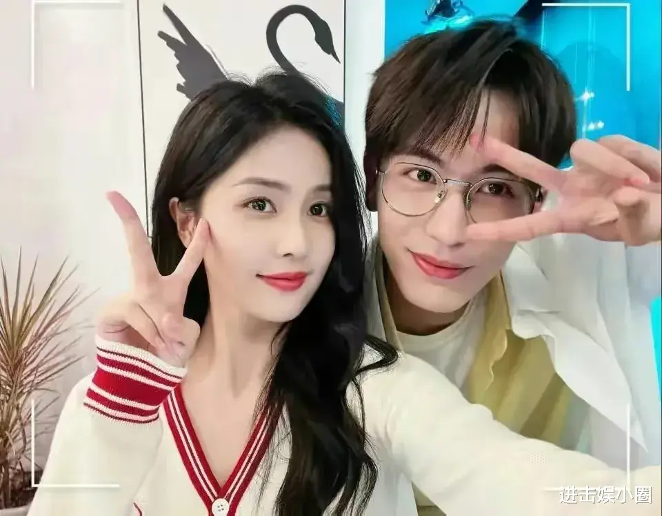 尖叫之夜修罗场!前任现任齐同框,分手情侣尴尬演戏