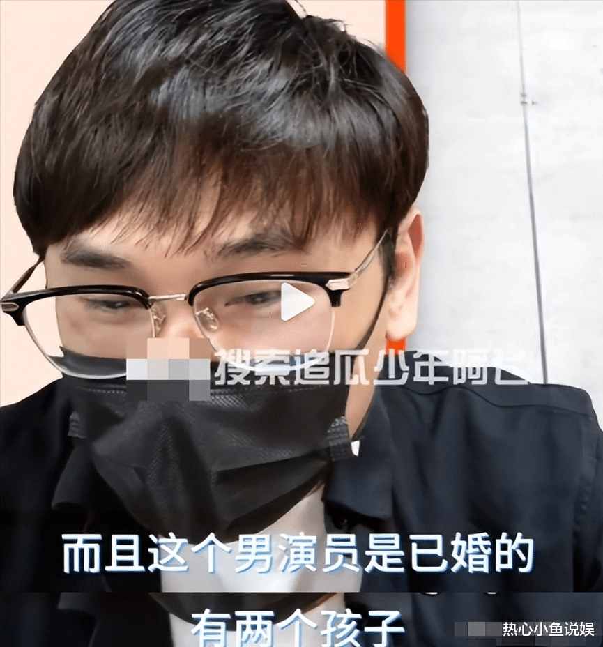 曝二字影帝出轨，在KTV卫生间与嫩模亲热，被服务员撞见一丝不挂