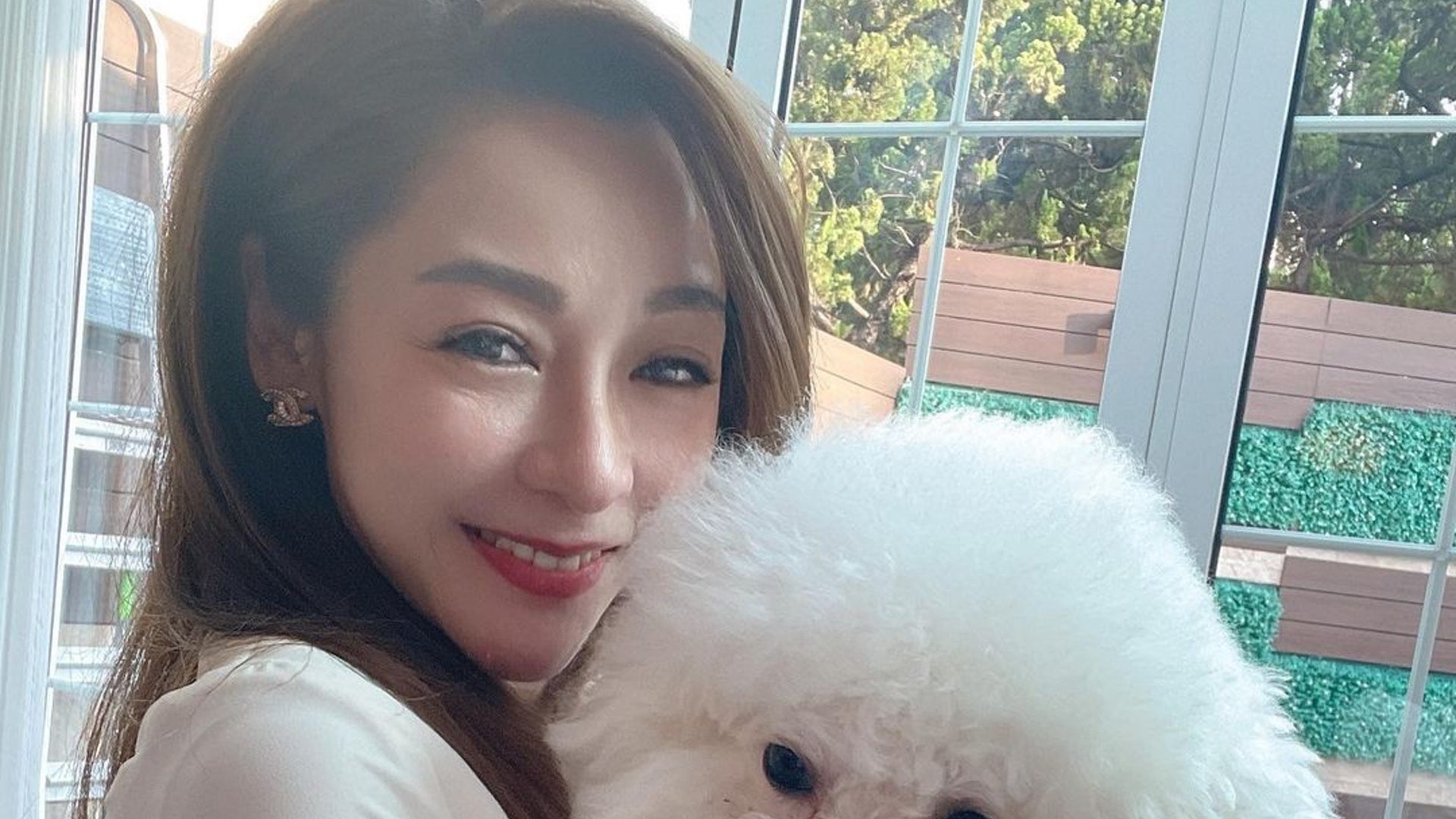 42岁港姐被赠言三年内嫁入豪门，自称姻缘不完美，曾几度豪门梦碎