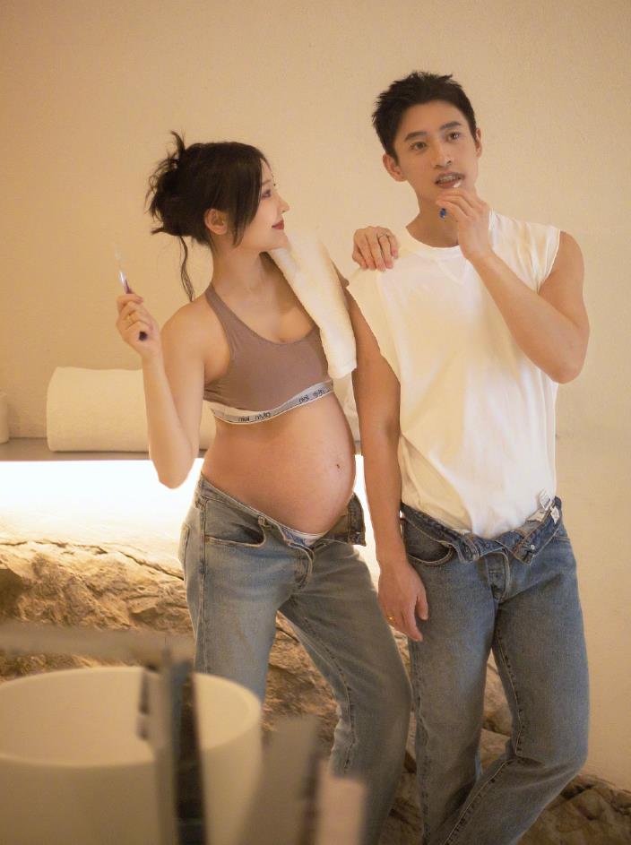 魏晨|37岁魏晨晒娇妻孕照喜当爹！夫妻同框幸福美满