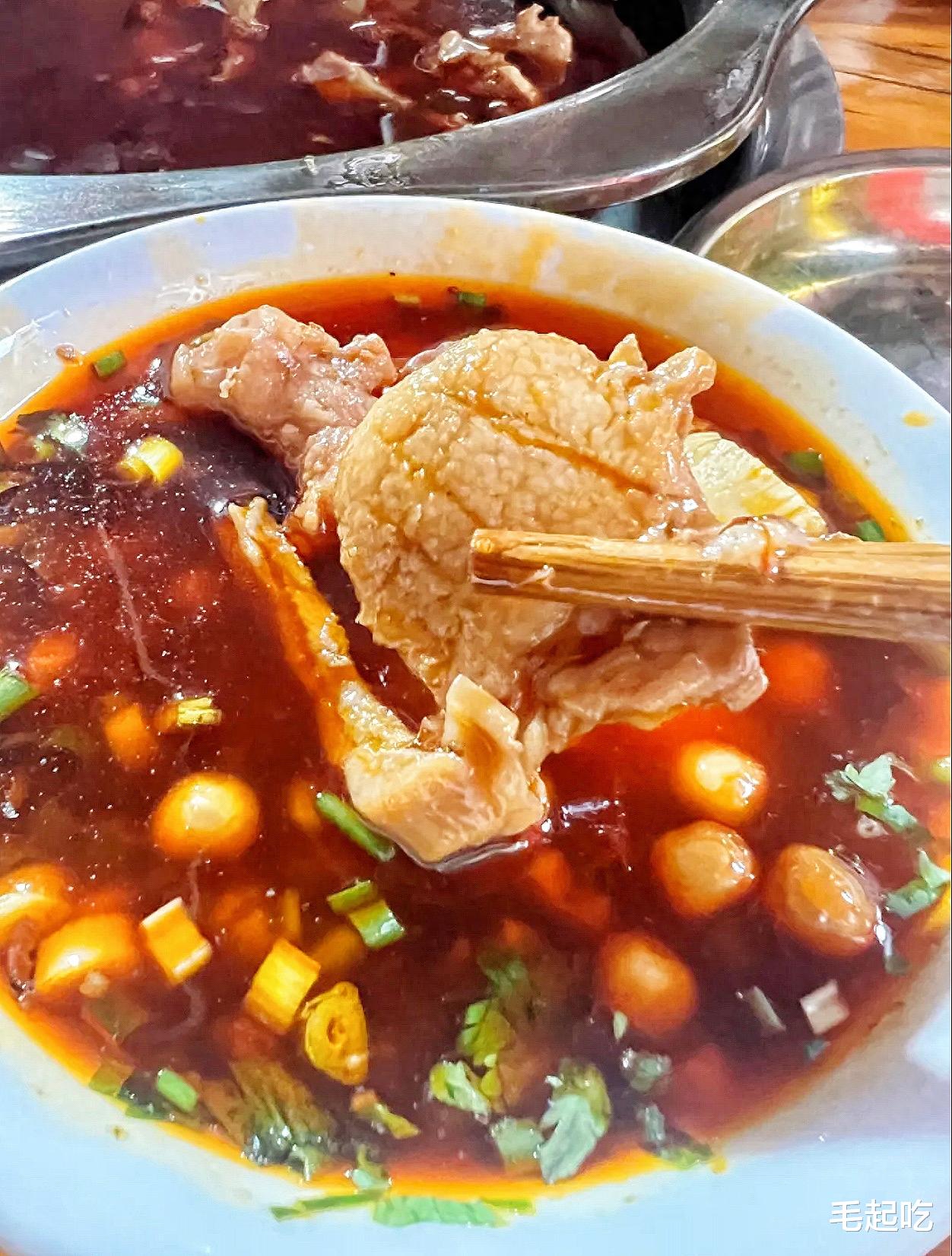 成都|成都特色“火锅兔”,深藏在老小区,兔肉细嫩爽滑,人均50需预定!