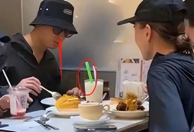 窦骁何超莲婚变?窦骁私生子都有了?两人合体吃饭全程无交流?