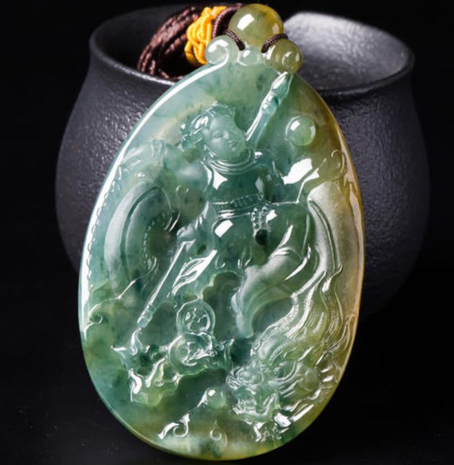 玉佩|齐天大圣、小猪佩奇,动漫卡通形象变成翡翠饰品,玉雕师太会玩了