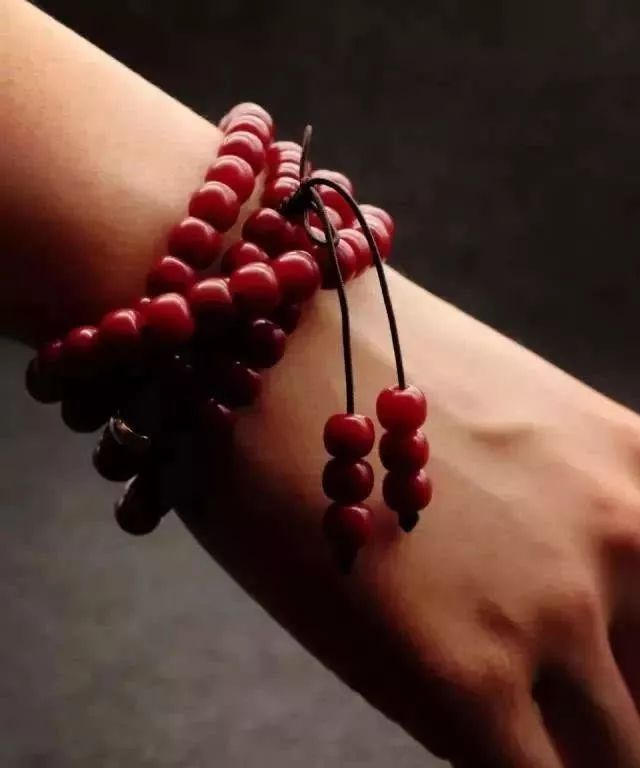 戴1080颗珠子的手串逛街是什么感觉?