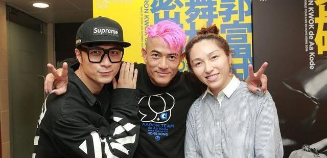 古巨基:她以经纪人身份陪我22年,52岁为我高龄产一子,能不爱吗