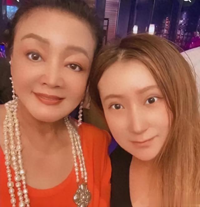 汪小菲新恋情曝光,与刘亦桐北京豪宅甜蜜同居!大S哭晕在厕所!