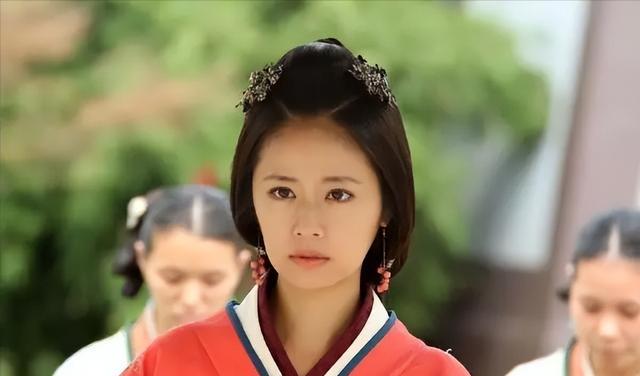 陈家乐|47岁林心如老到认不出?面部松弛显苍老,素颜出镜似寻常大妈