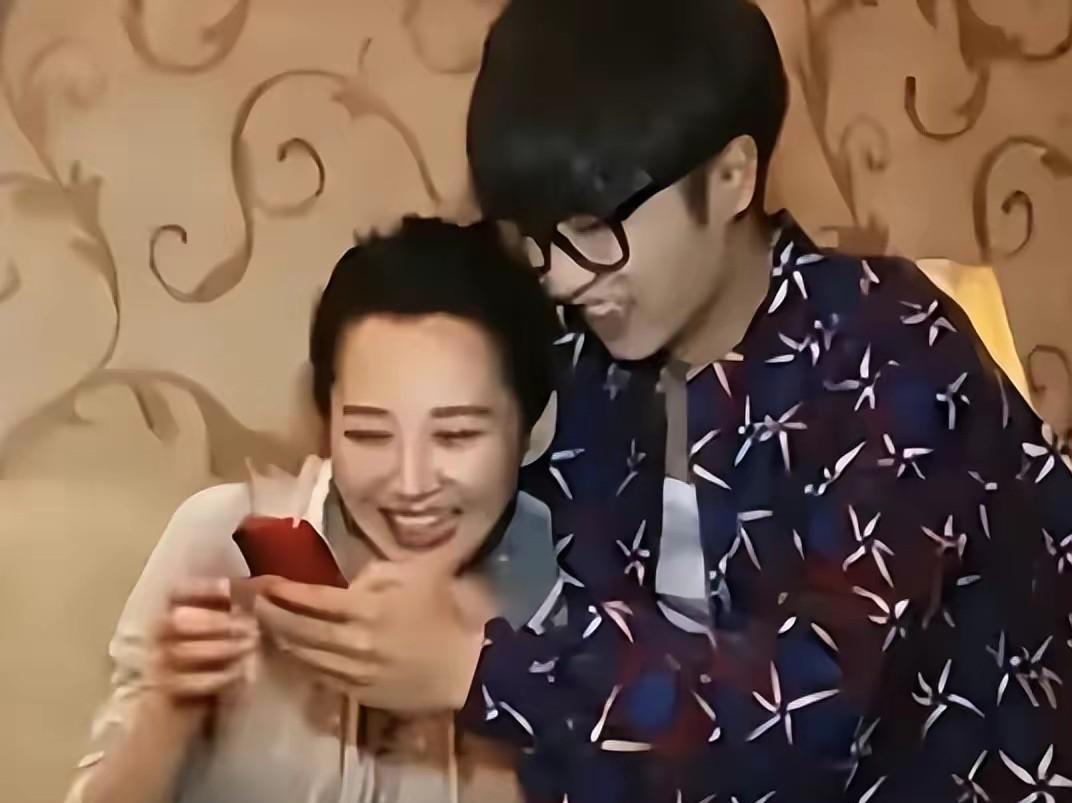 瞒不住了，张碧晨华晨宇和平分手只是假象，果然和许晴有关？