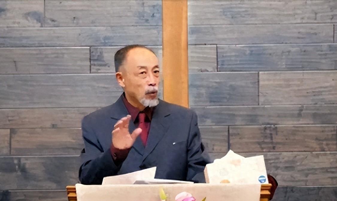 移居美国后暴露本性还是“神”迷心窍?吕丽萍夫妇在美国闹尽笑话