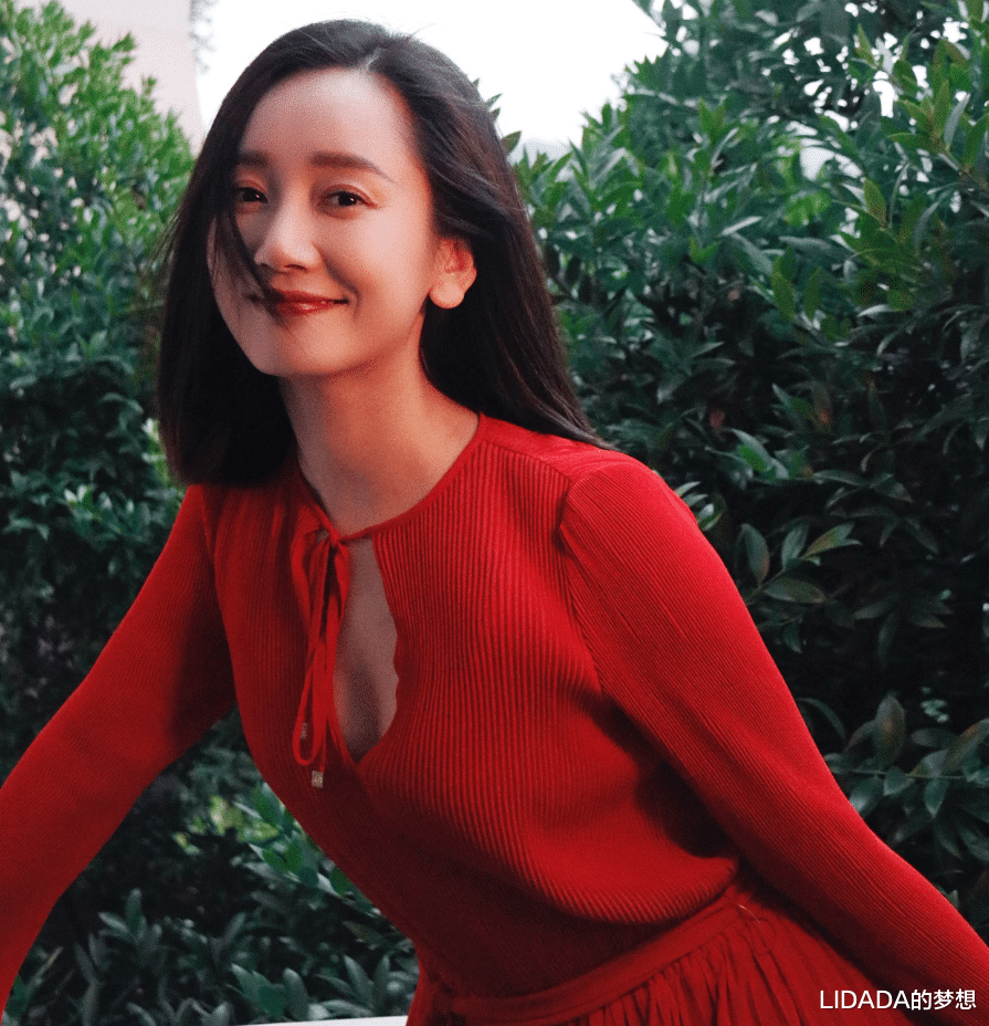 她被喻为“北电校花”,出道16年脚踏实地演戏,2023年终于火了