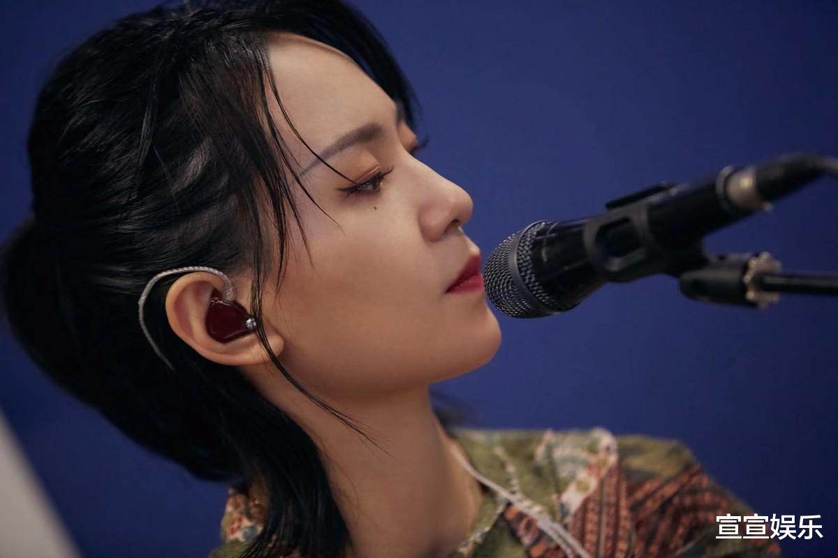 何洁|7位超女现状:李宇春重病缠身,何洁卑微跪求上浪姐,张靓颖被骗6亿