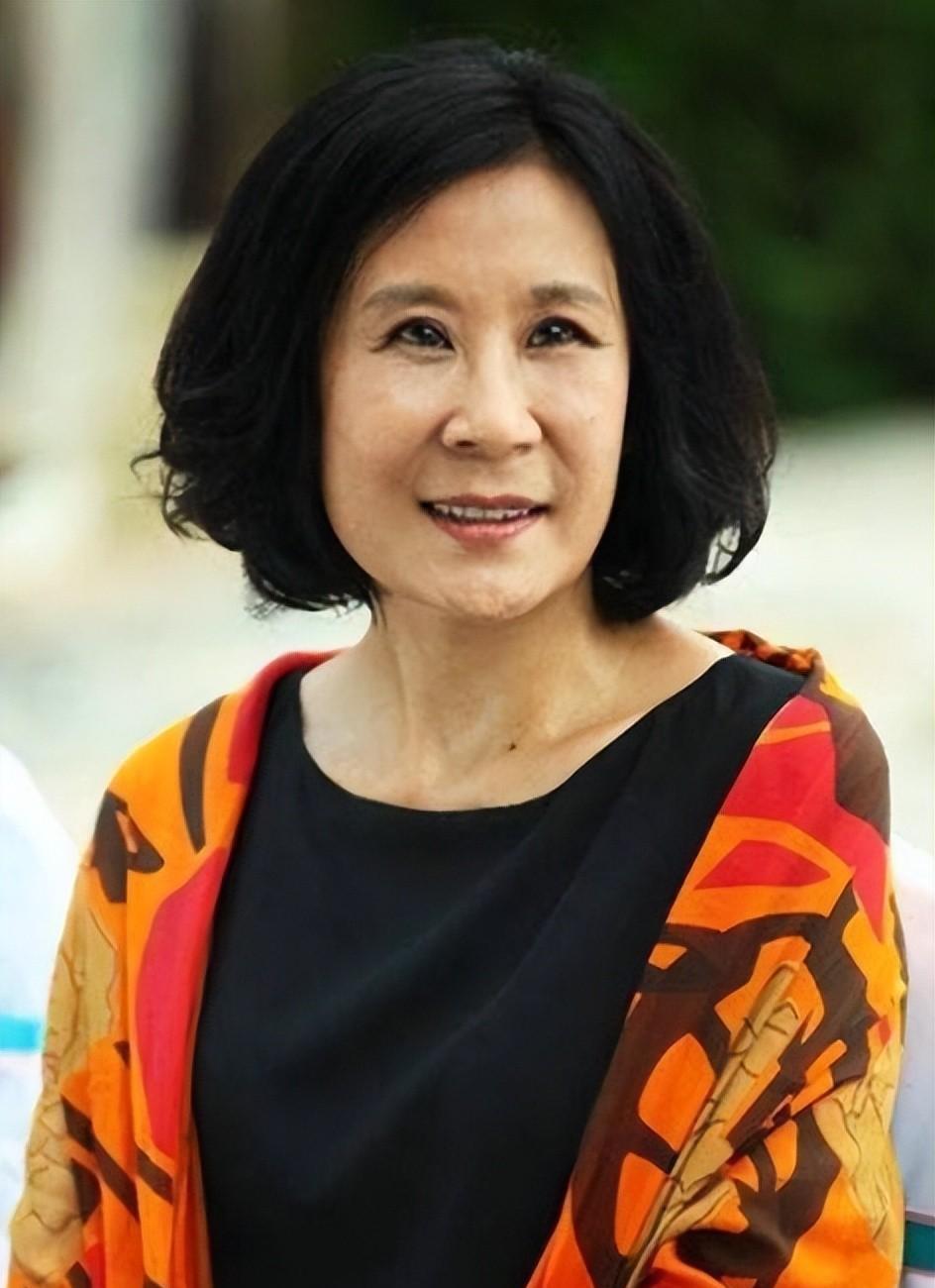 对外宣称效忠美国、被老外“退货”回国捞金！这三位明星咋想的呢？