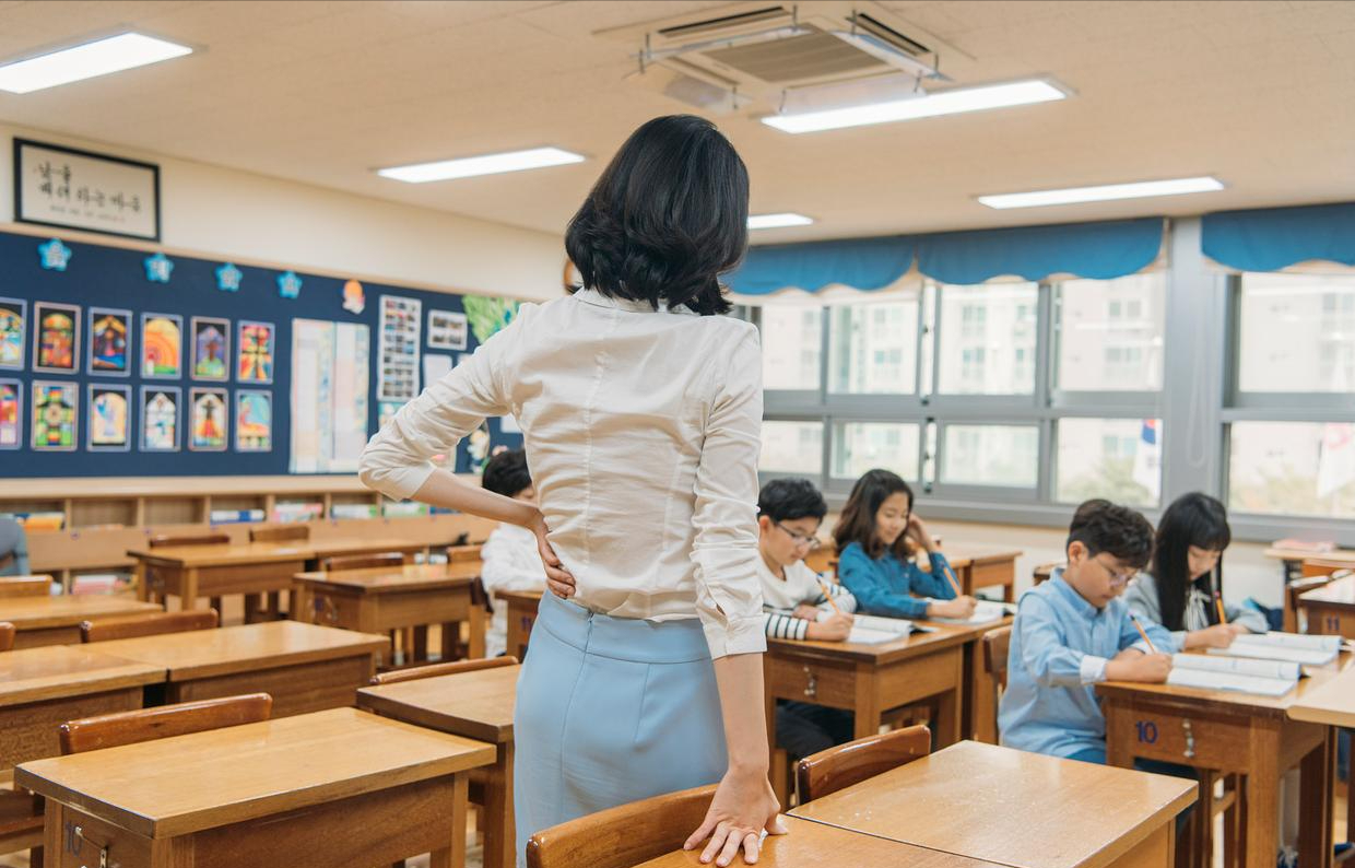 伊隆·马斯克|河南34名教师卑微发声:考编4年不给编制和工资,问题出在哪儿?