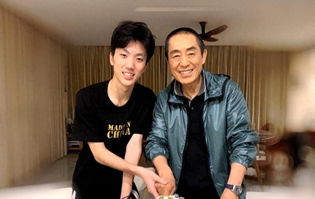 狐狸尾巴终究藏不住, 他妻妾成群, 私生子竟和大腕巩俐越长越像了？