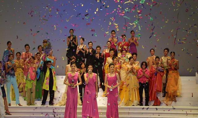 许家印松口？恒大歌舞团提供的三大服务被曝光，皮带断了