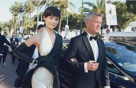 李宇春|李宇春爸爸打电话上来就骂:中国那么多好小伙你不找,非找个老外