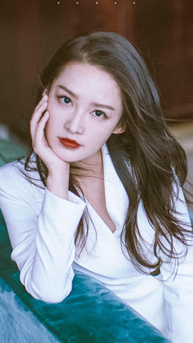 李沁：国家秘密培养她9年，转身却踏进娱乐圈，背后原因令人感慨