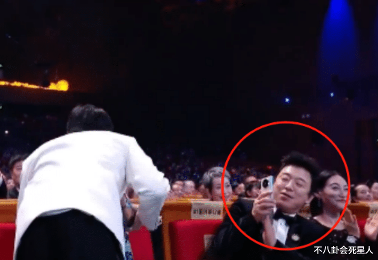 金鸡奖这一夜，娱乐圈的人情世故和江湖地位，被展现得淋漓尽致