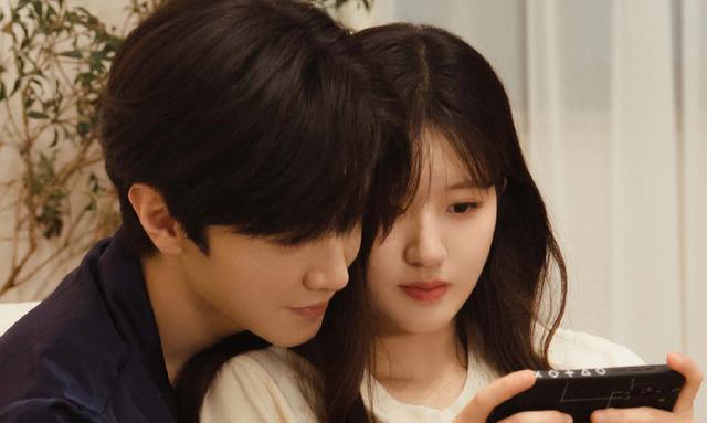 《偷偷藏不住》看似大团圆结局的背后，却隐藏着扎心真相