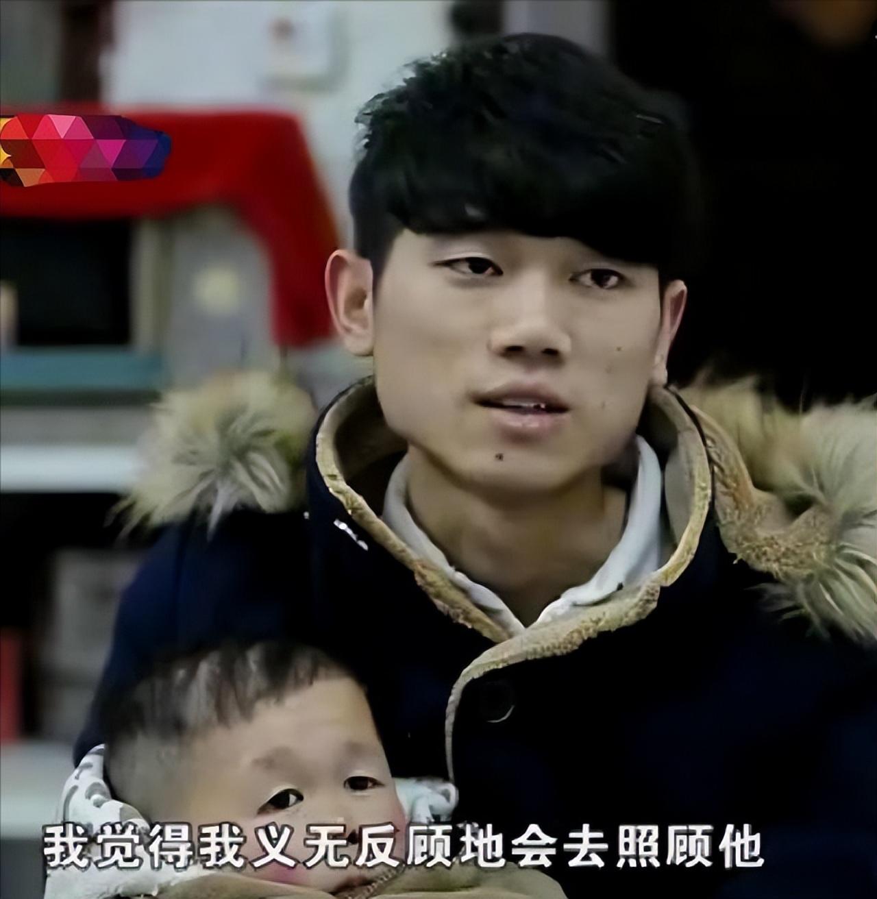 袖珍人吴康:他的外表看似小孩,实则36岁,如今靠拼图发家致富