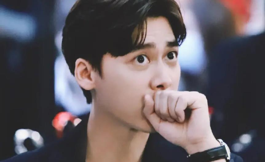 盘点那些央媒点名批评的明星们,一夜之间跌落神坛,都不值得同情