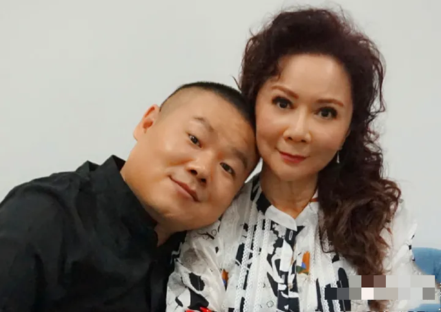 原来他就是蔡明儿子!隐瞒37年不公开,是蔡明的骄傲更是最大心病