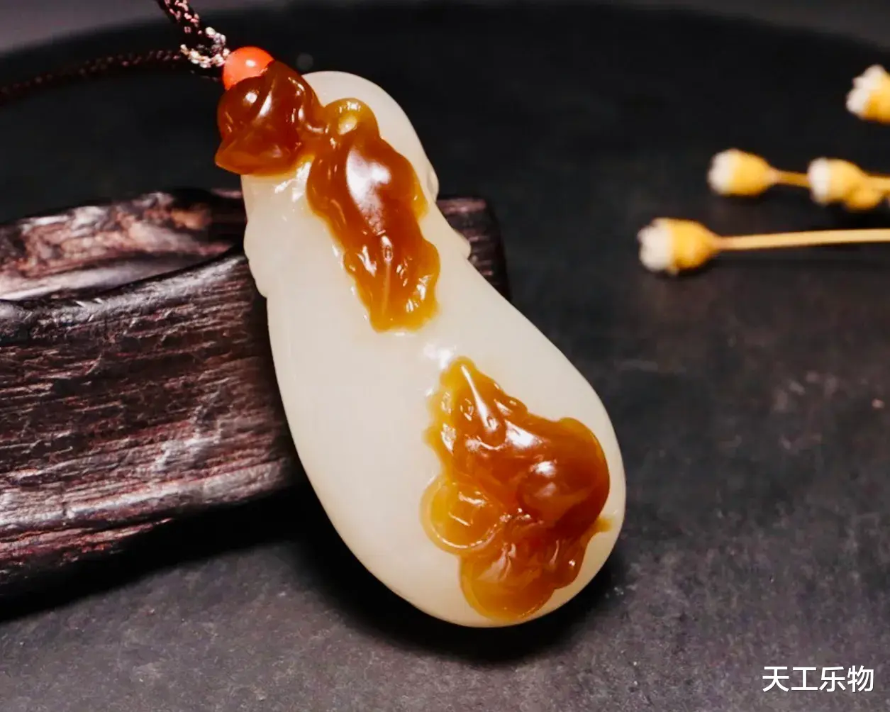 |从瑕疵变亮点的“代代数钱”!看和田玉糖白料如何逆风翻盘?