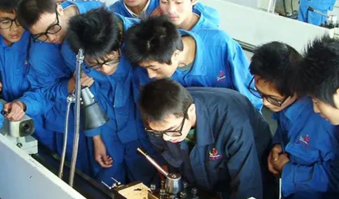 求职|未来10年值得报的6大紧俏专业，毕业后好找工作，薪资待遇也很好