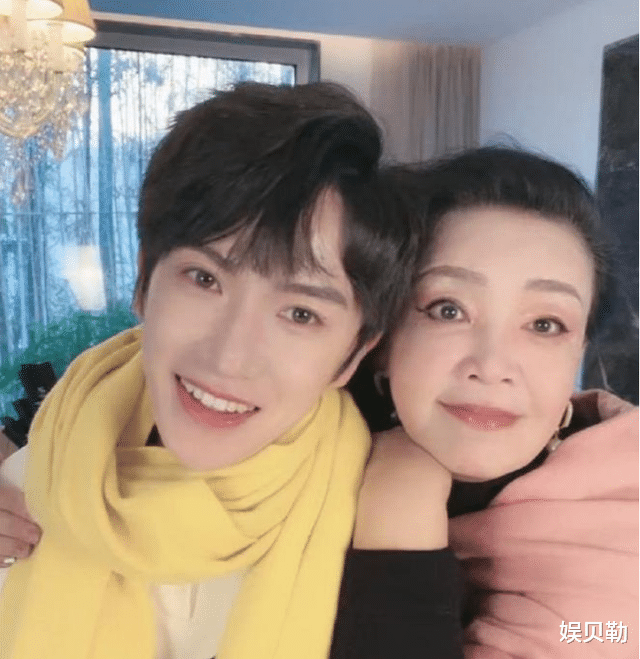 汪小菲恋爱惹张兰不高兴,如今又传坏消息,直播间的顶梁柱离开了