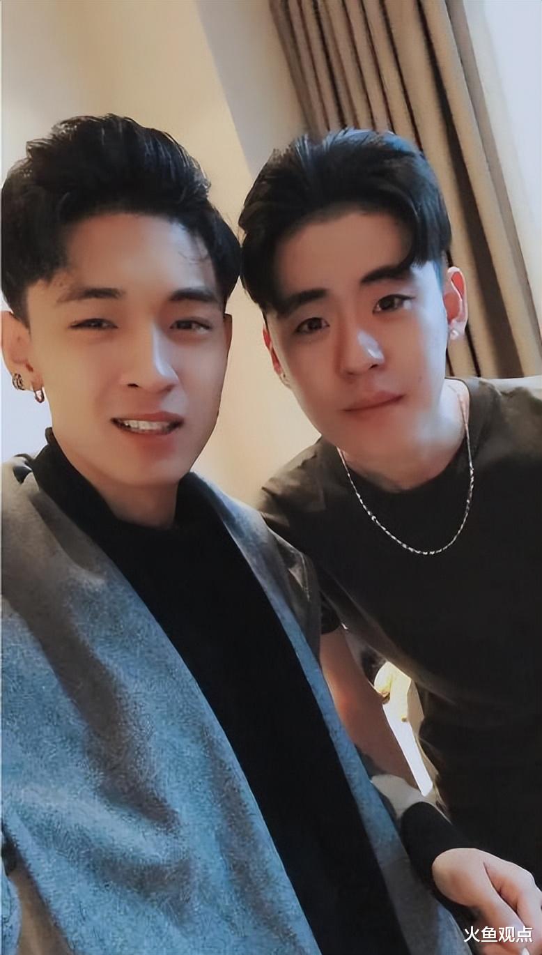 德云社相声变味？烧饼故意向观众席泼水，网友：我欠姜昆一个道歉