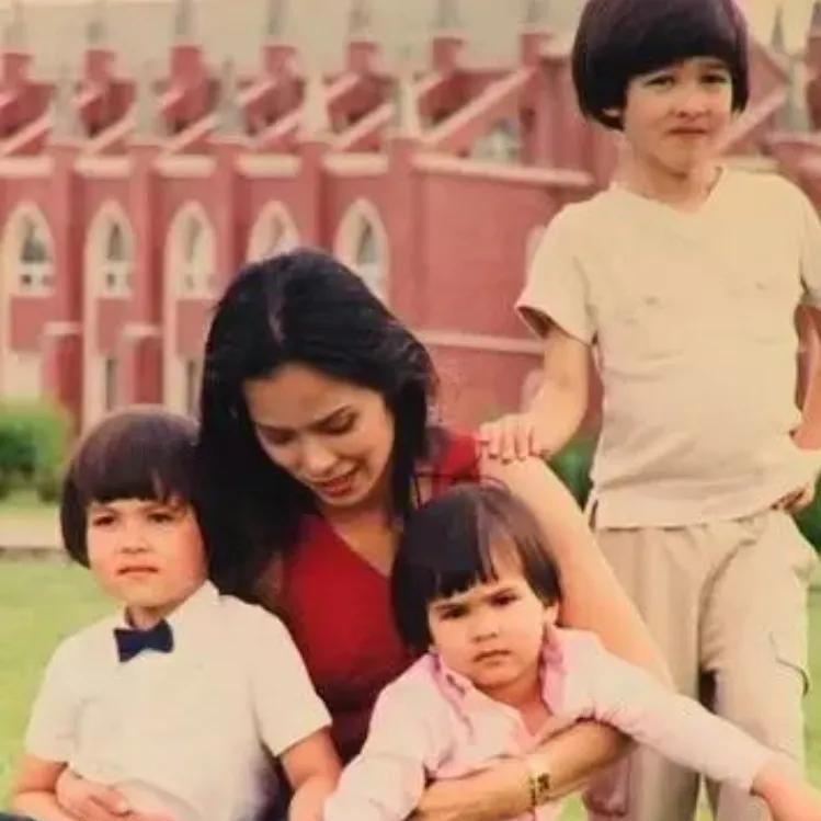 韦唯|60岁韦唯：家暴前夫已去世，和3个混血儿子住纽约豪宅，生活超幸福！