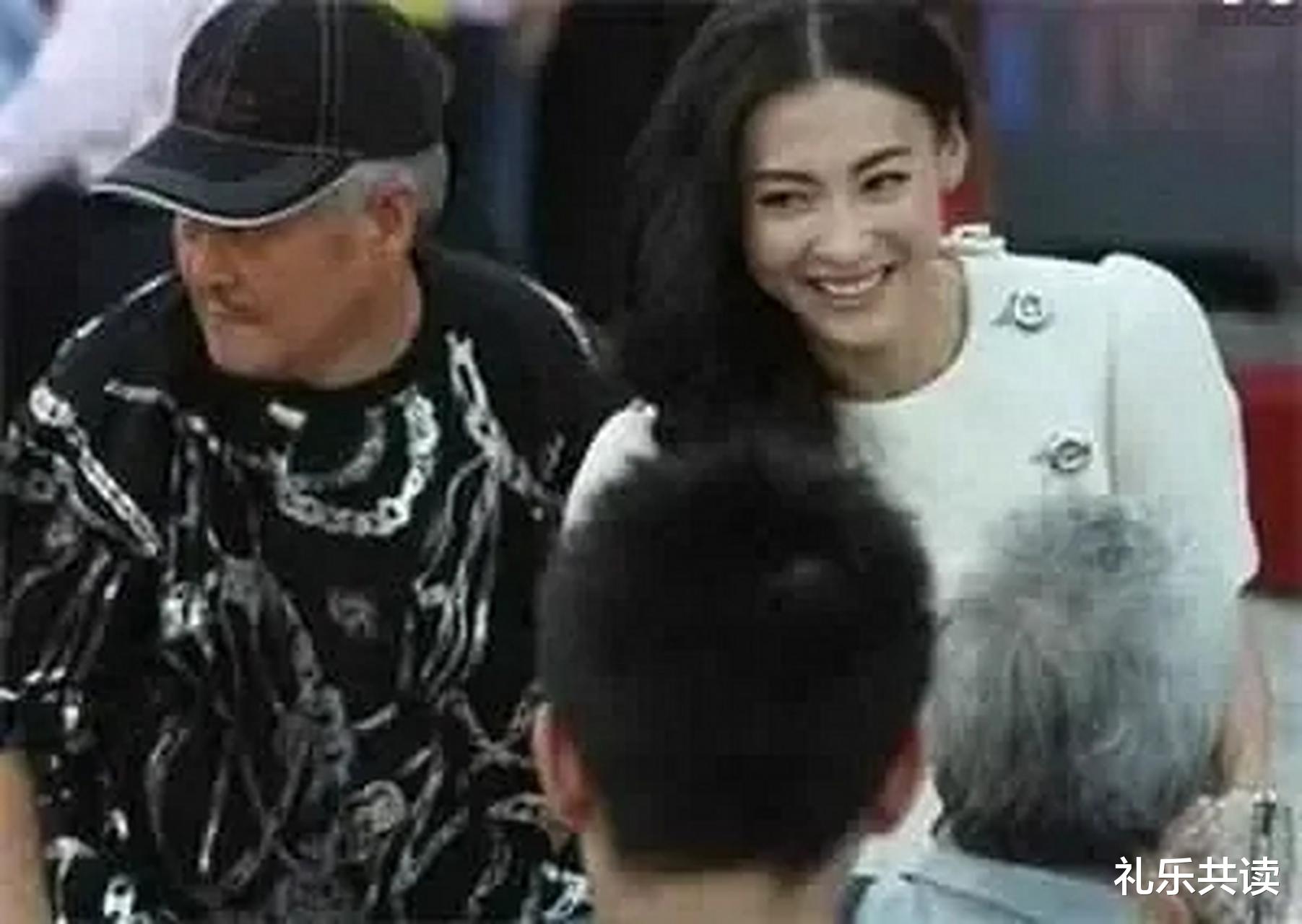 赵本山暧昧的九大女星，个个肤白貌美懂事听话，揭开赵本山真面目