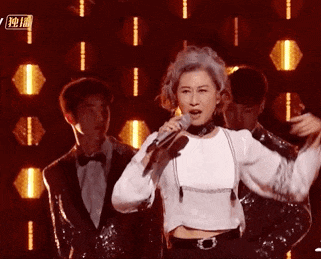 不P皱纹,不在乎白发,变老的样子也可以很“飒”