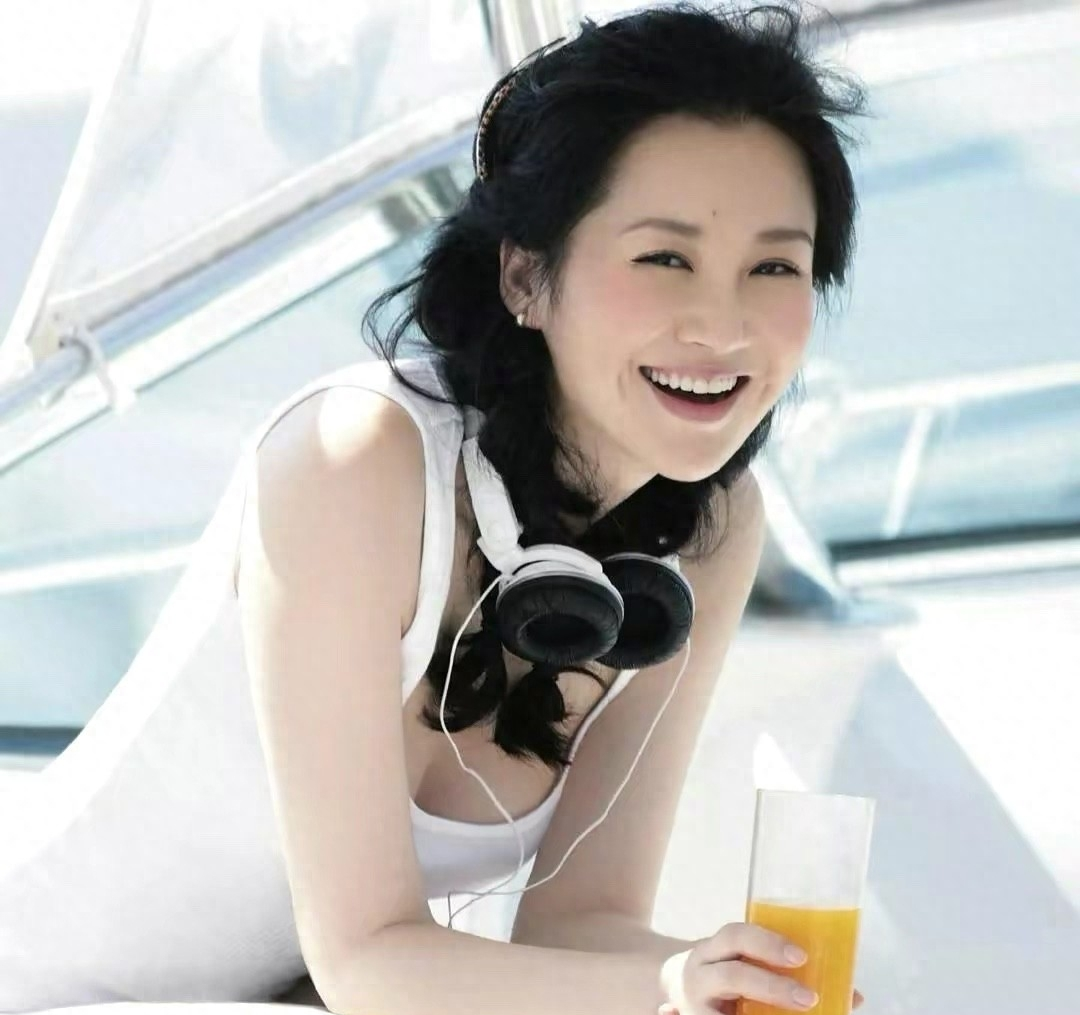 许晴近照惹争议！网友：许晴怎么变成这样了？许晴还没有结婚吗？