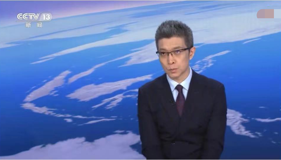 朱广权|央视新闻出现播出事故,广告中途画面切错,朱广权开小差被抓住