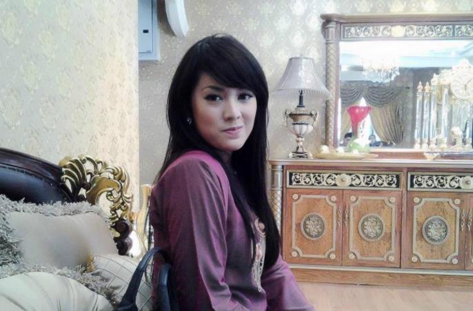 32岁茜拉宣布再婚小7岁网红！新郎丧母才6天，乐当4岁孩子继父！