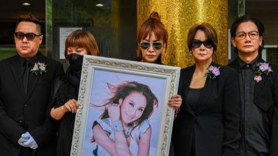 李玟与外籍老公不离婚原因曝光！分居2年：女方是被赶出去的