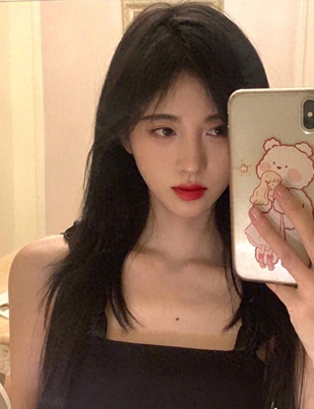 看了当红艺人“判若两人”旧照，才明白资本造星的力度，有多强！