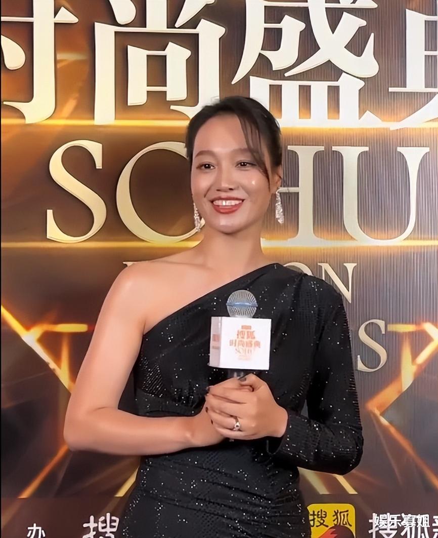 朱丹回应“主持叫错名字”有阴影一事，表示：以后更勇敢些