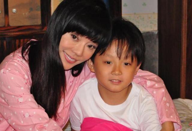 不害臊,以爱之名满足私欲的行为,真该结束了