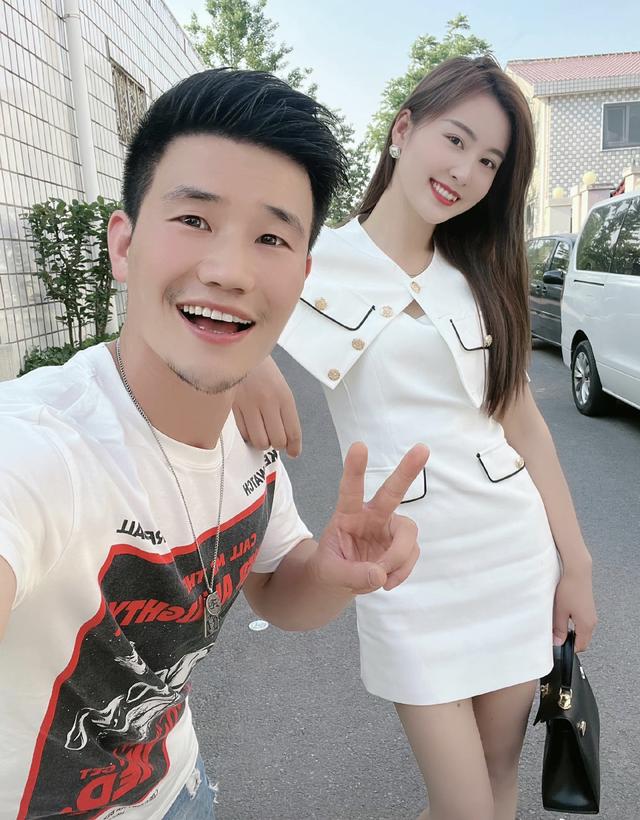 谢孟伟|嘎子谢孟伟娇妻疑出轨转移财产!男方住农村土屋,女方坐千万游艇!