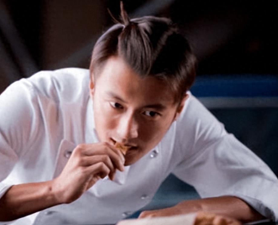 谢霆锋花巨资退出了加拿大国籍,回国只为捞金的蒋大为终于落马