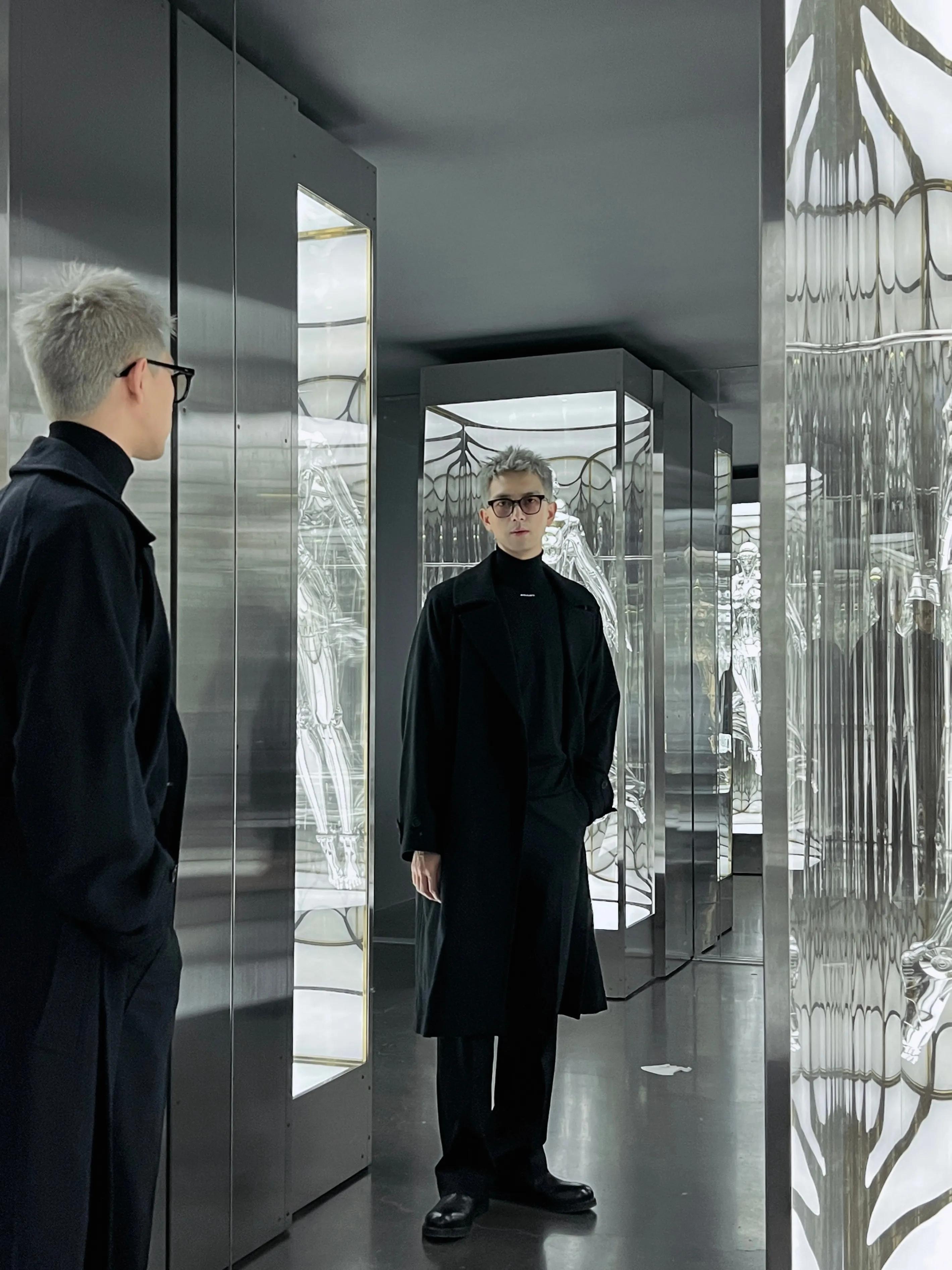 李紫婷|李现染发被恶意P图,怒发银发图来引导洗广场