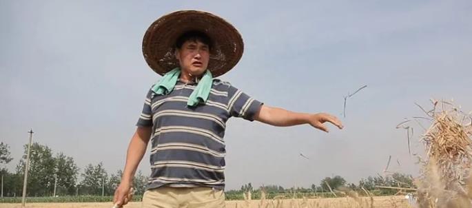 于文华不再隐瞒,坦白与朱之文间的特殊关系,我们只是普通朋友