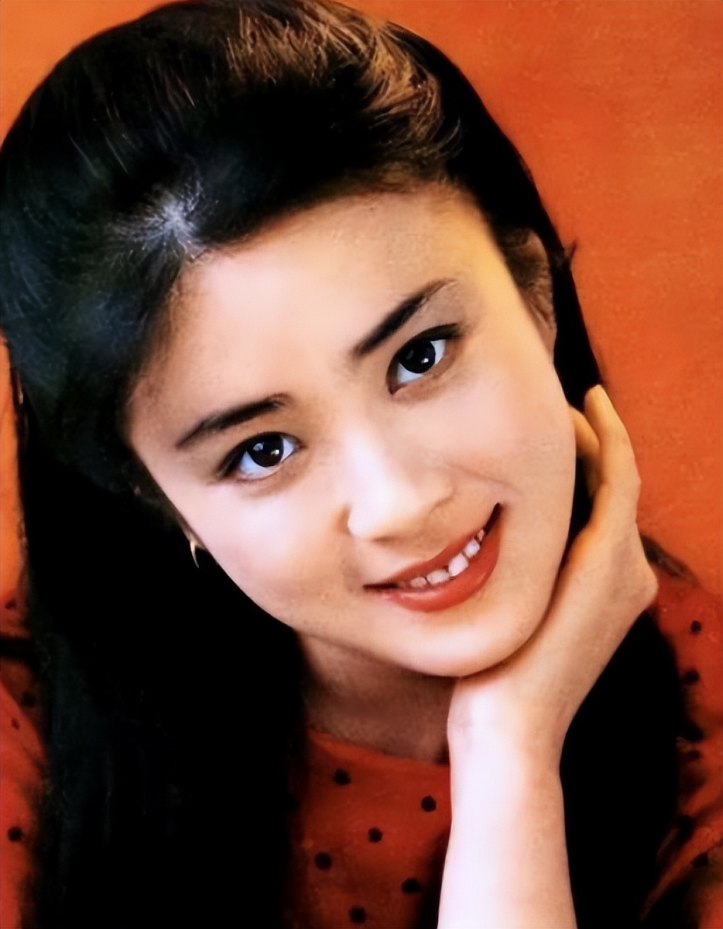 傅艺伟|傅艺伟的毁灭史:从“最美妲己”到“阶下囚”,她到底做错了啥?